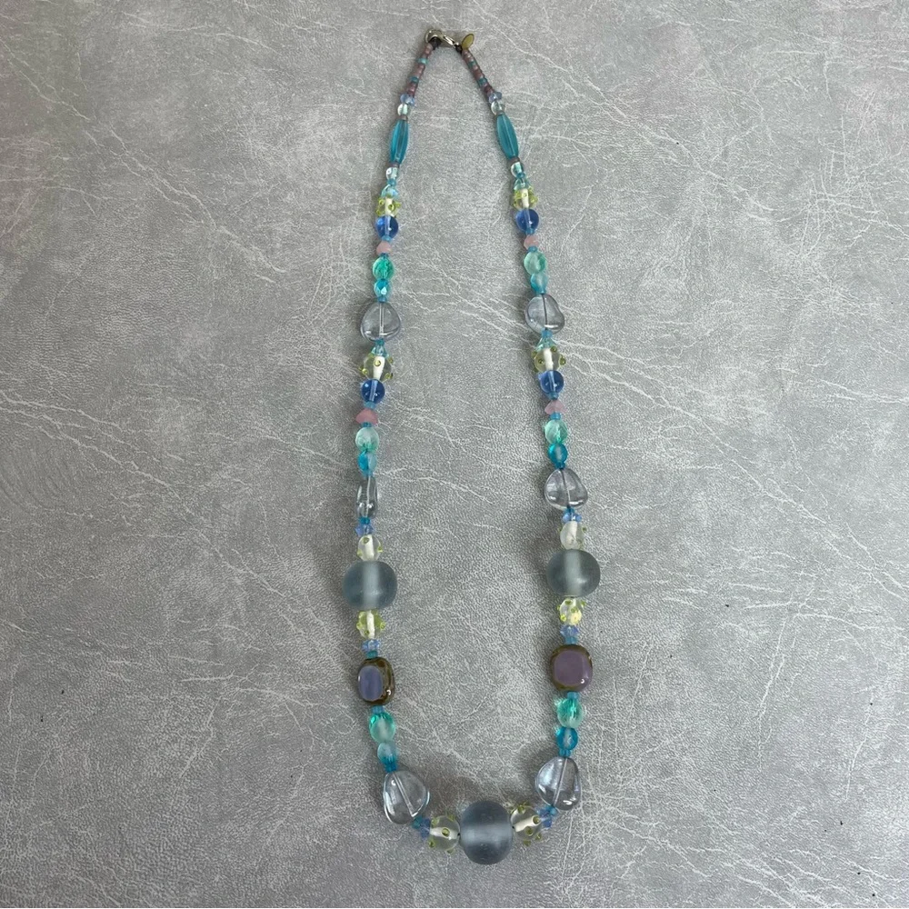 Vintage “Sea Glass” Pastel Blue Green Purple and Pink Beaded Necklace - Picture 2 of 4